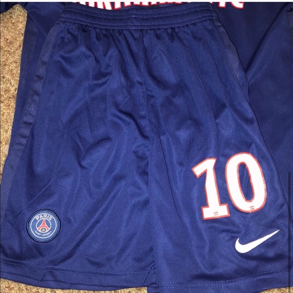 Nike fly emirates jersey and shorts set - Picture 5 of 5